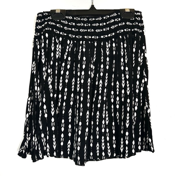 Garage Black and White Feather Design Skirt Elastic Waist Spring Summer Boho S - Picture 2 of 14